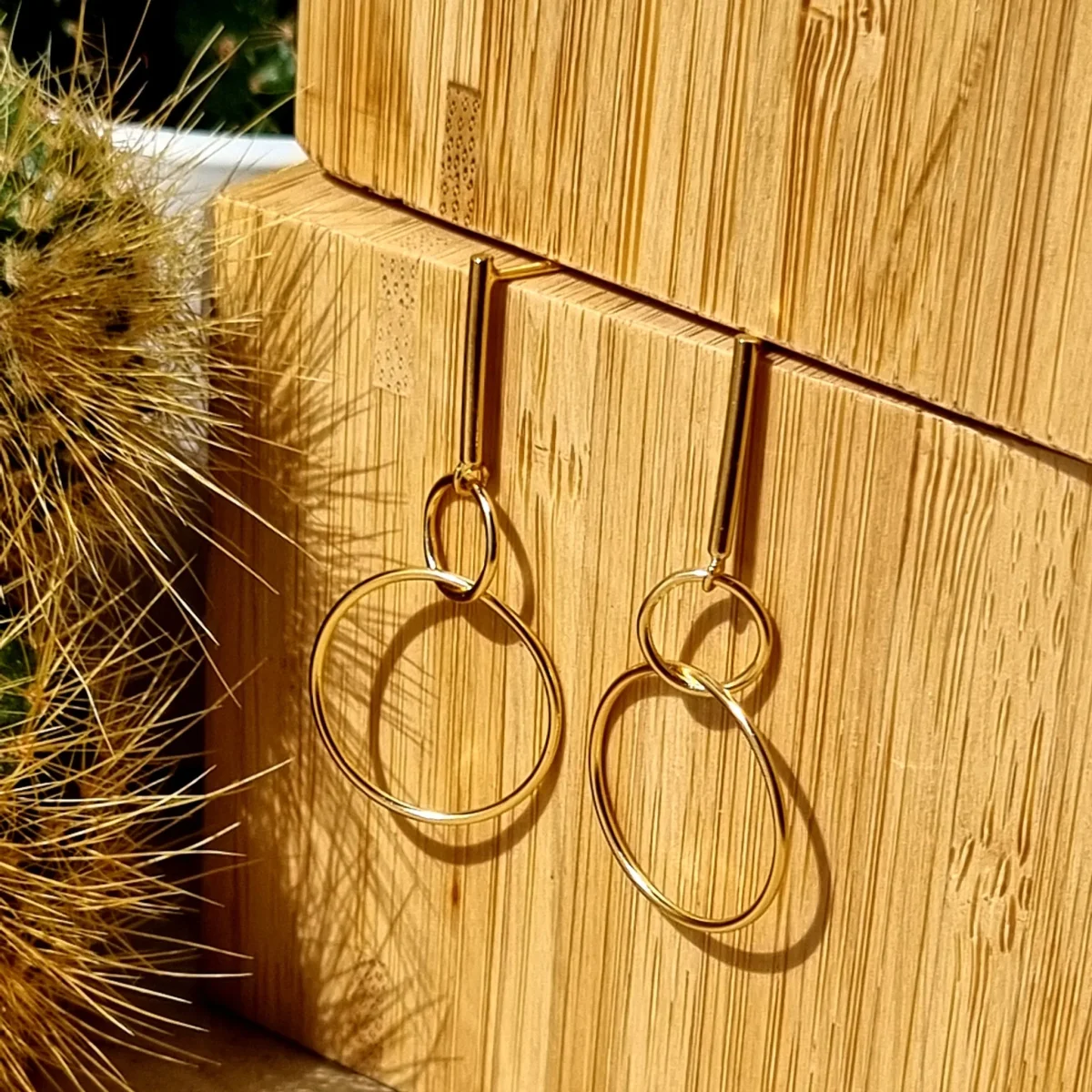 Gold plated zilveren oorbellen geometrisch met cirkel Eleanora - Afbeelding 4